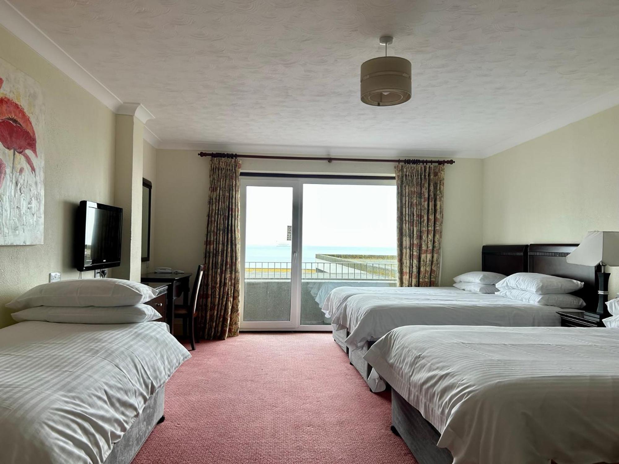 Regent Court - Seafront, Sandown - Free Car Ferry For Bookings Of 3 Or More Nights, Subject To Availability Quarto foto