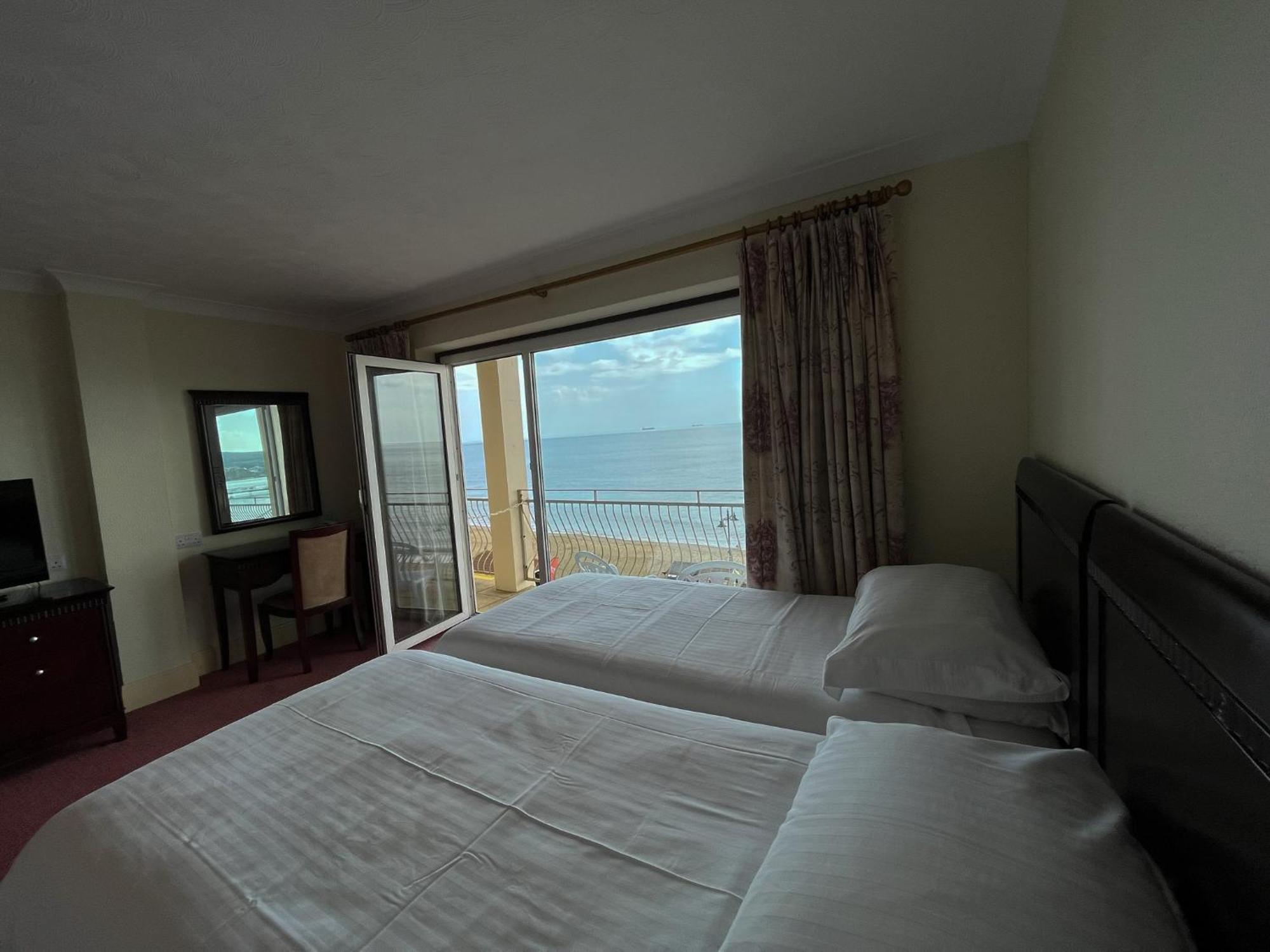 Regent Court - Seafront, Sandown - Free Car Ferry For Bookings Of 3 Or More Nights, Subject To Availability Quarto foto