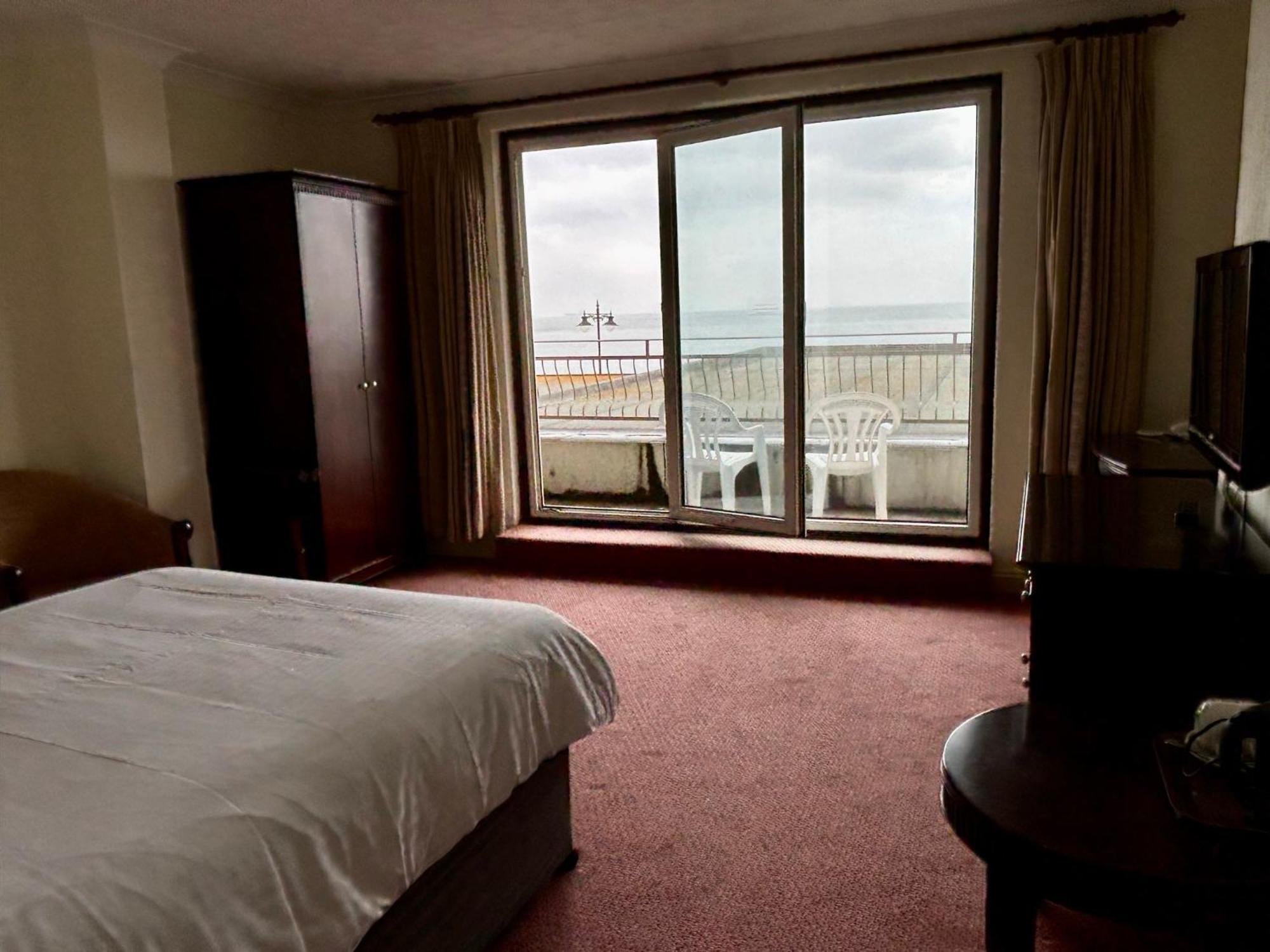 Regent Court - Seafront, Sandown - Free Car Ferry For Bookings Of 3 Or More Nights, Subject To Availability Quarto foto